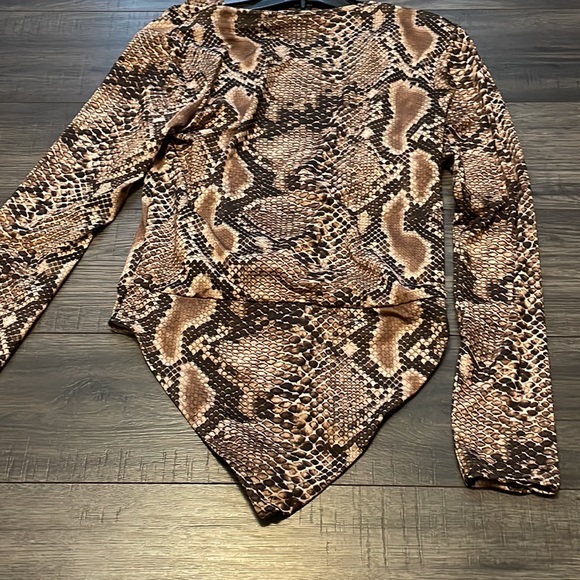 ZARA | Women Cheata Print body suit! (US SIZE M) - Picture 2 of 4